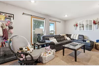 1045 W Sunset Dr #1047, Waukesha, WI 53189 - Photo 11