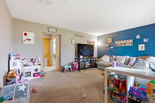 1045 W Sunset Dr, Waukesha, WI 53189 - Photo 23