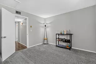 9034 W Lisbon Ave, Milwaukee, WI 53222 - Photo 19