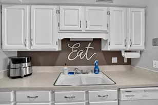 9034 W Lisbon Ave, Milwaukee, WI 53222 - Photo 11