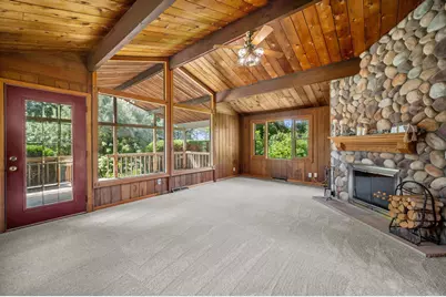 126 E Oak Crest Dr, Wales, WI 53183 - Photo 5