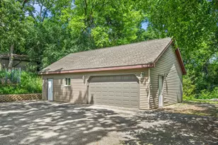 126 E Oak Crest Dr, Wales, WI 53183 - Photo 3