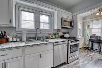 2013 E Wood Pl #2015, Shorewood, WI 53211 - Photo 9