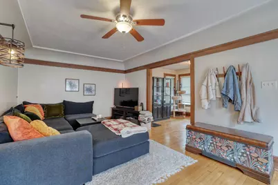 2013 E Wood Pl #2015, Shorewood, WI 53211 - Photo 3