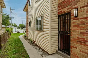 9017 W Hampton Ave, Milwaukee, WI 53225 - Photo 39