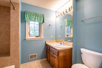 11723 N Bridgewater Dr, Mequon, WI 53092 - Photo 41