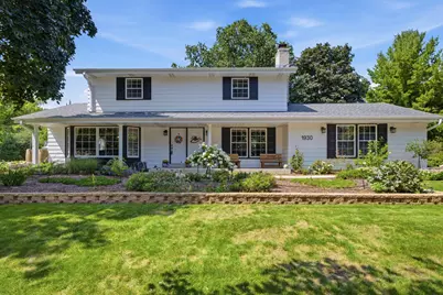 1930  Sunnyside Dr, Waukesha, WI 53186 - Photo 39