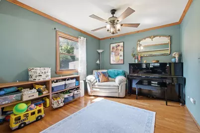 1930  Sunnyside Dr, Waukesha, WI 53186 - Photo 9