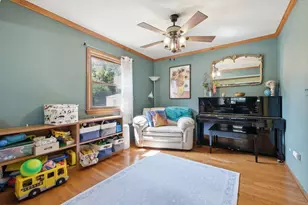 1930 Sunnyside Dr, Waukesha, WI 53186 - Photo 9