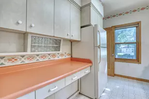 5800 W Howard Ave, Milwaukee, WI 53220 - Photo 9