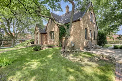 5800 W Howard Ave, Milwaukee, WI 53220 - Photo 29