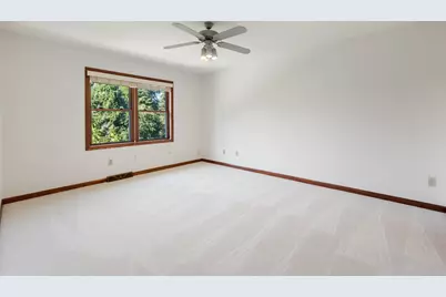 7123 W Lantern Ln, Mequon, WI 53092 - Photo 29