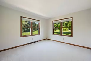 7123 W Lantern Ln, Mequon, WI 53092 - Photo 19