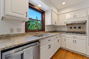 7123 W Lantern Ln, Mequon, WI 53092 - Photo 11