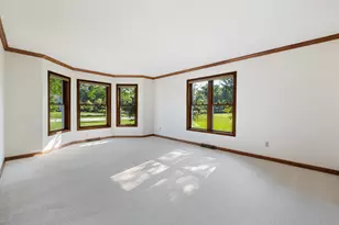 7123 W Lantern Ln, Mequon, WI 53092 - Photo 7