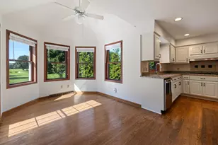 7123 W Lantern Ln, Mequon, WI 53092 - Photo 13