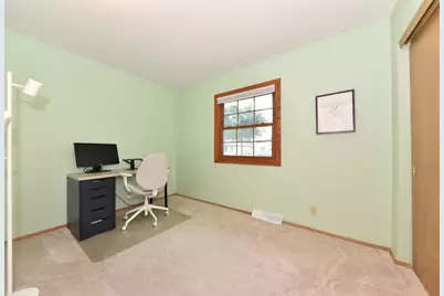 5405 N Shasta Dr, Glendale, WI 53209 - Photo 23