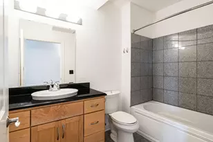 606 W Wisconsin Ave, Milwaukee, WI 53203 - Photo 17