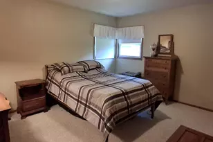 548 Oakwood Dr, Hartland, WI 53029 - Photo 7