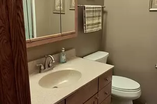 548 Oakwood Dr, Hartland, WI 53029 - Photo 5