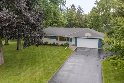 334  Maple Way, Waukesha, WI 53188 - Photo 47
