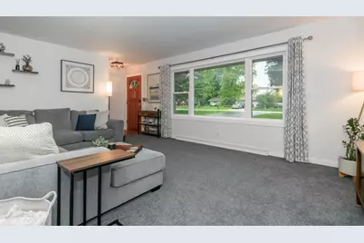 334  Maple Way, Waukesha, WI 53188 - Photo 9