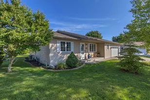 1632 Crane Ct, Sheboygan Falls, WI 53085 - Photo 3