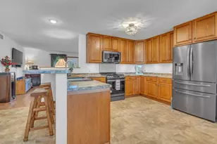 1632 Crane Ct, Sheboygan Falls, WI 53085 - Photo 7