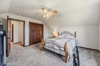 2748  Gateway Ave, Hartford, WI 53027 - Photo 23