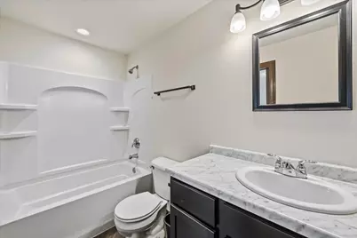 2748  Gateway Ave, Hartford, WI 53027 - Photo 29