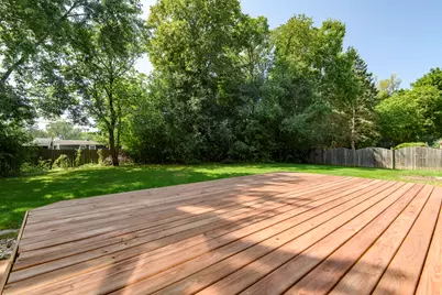 N52W14305  Thornhill Dr, Menomonee Falls, WI 53051 - Photo 9
