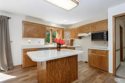 N52W14305  Thornhill Dr, Menomonee Falls, WI 53051 - Photo 21