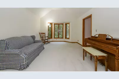N52W14305  Thornhill Dr, Menomonee Falls, WI 53051 - Photo 13