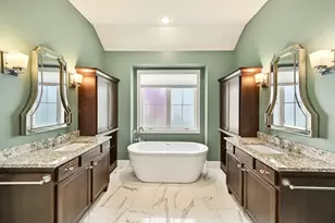 N57W19704 Holly Ct, Menomonee Falls, WI 53051 - Photo 17