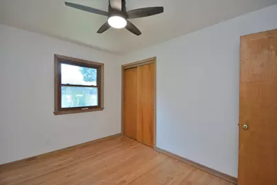 3122 W Rochelle Ave, Glendale, WI 53209 - Photo 17