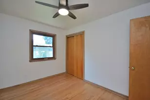 3122 W Rochelle Ave, Glendale, WI 53209 - Photo 17