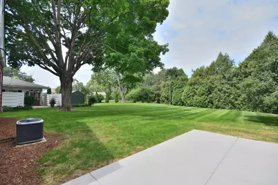 3122 W Rochelle Ave, Glendale, WI 53209 - Photo 15