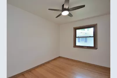 3122 W Rochelle Ave, Glendale, WI 53209 - Photo 23
