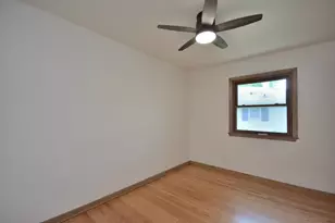 3122 W Rochelle Ave, Glendale, WI 53209 - Photo 23