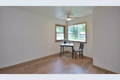 3122 W Rochelle Ave, Glendale, WI 53209 - Photo 25