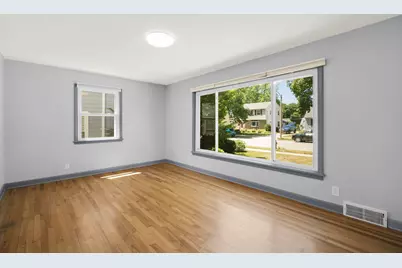 166 N 91st Pl, Milwaukee, WI 53226 - Photo 7
