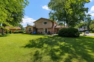 7 Greenwood Ct, Racine, WI 53402 - Photo 7