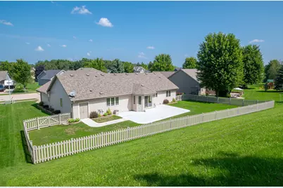 1271  Orchard Cir, Oconomowoc, WI 53066 - Photo 7