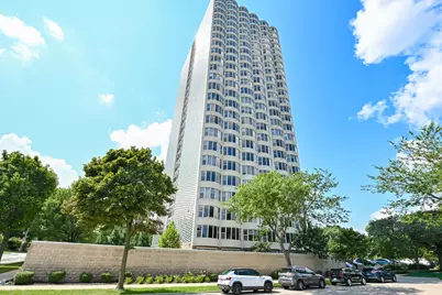 2525 S Shore Dr #8E, Milwaukee, WI 53207 - Photo 1