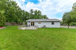 9014 W Dallas St, Milwaukee, WI 53224 - Photo 27