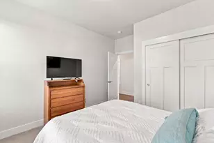 W218N16071 Tiger Lily Dr, Jackson, WI 53037 - Photo 19