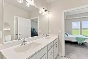 W218N16071 Tiger Lily Dr, Jackson, WI 53037 - Photo 17