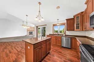 W173N10167 Woodbridge Ln, Germantown, WI 53022 - Photo 11