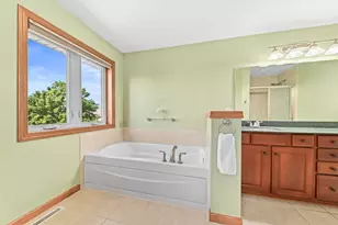 W173N10167 Woodbridge Ln, Germantown, WI 53022 - Photo 19