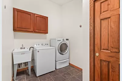 W173N10167  Woodbridge Ln, Germantown, WI 53022 - Photo 13